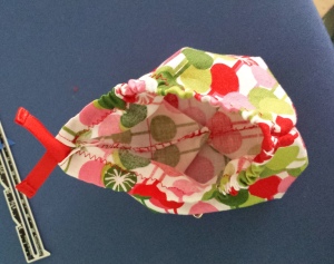 How to sew an easy DIY Christmas pullstring pouch - Paroxa Designs